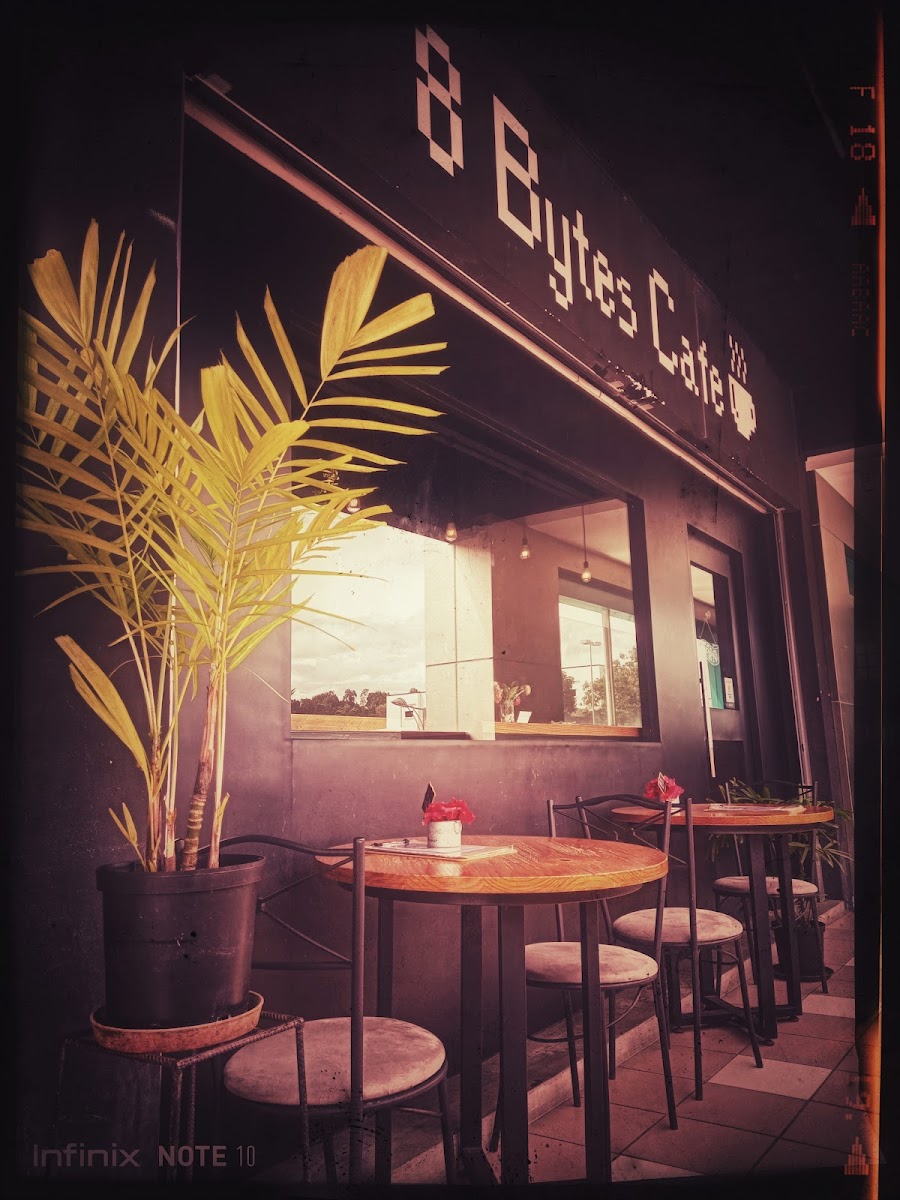 8 Bytes Cafe Tanjong Bunut