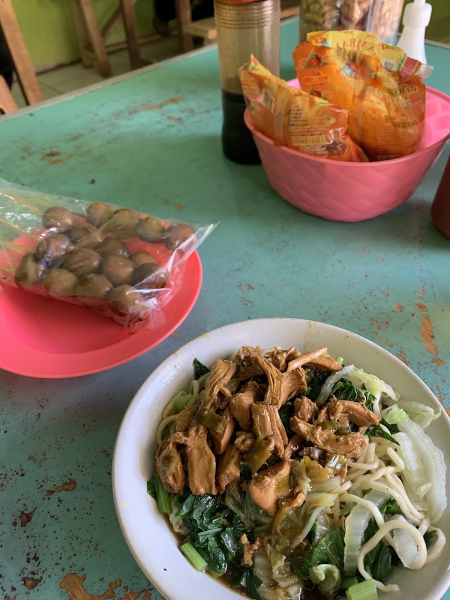 Warung Ibu Empat Jondol