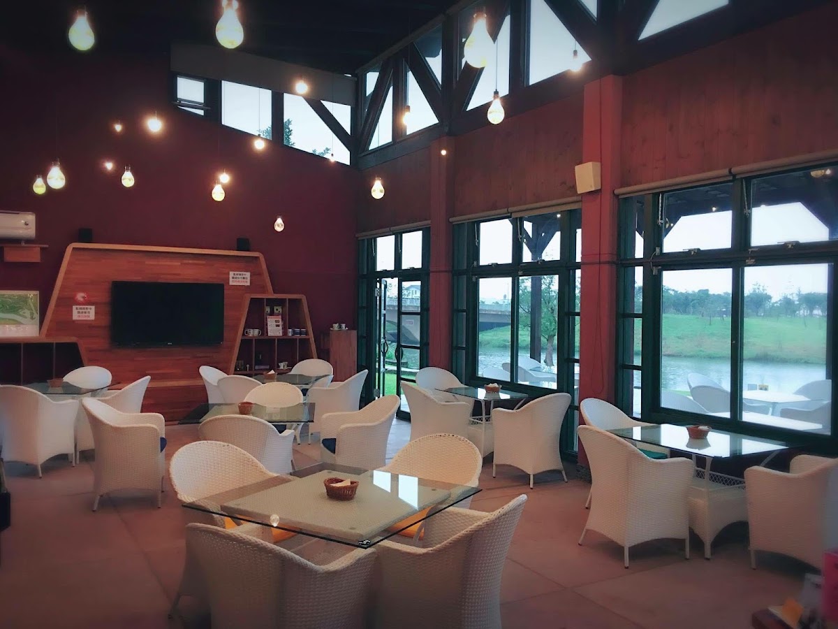 Mr.CaNoe河岸咖啡