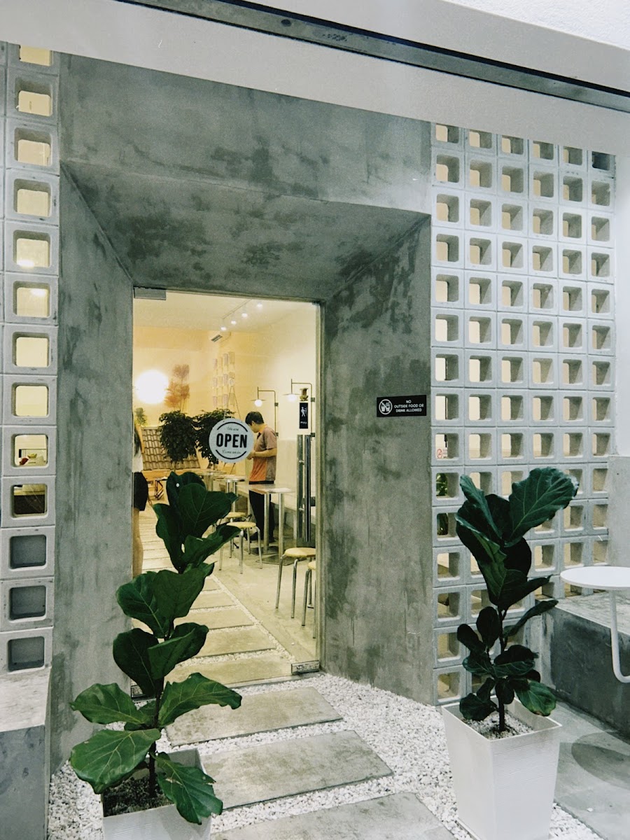 ROOFTOP ESCAPE by HULU CAFE