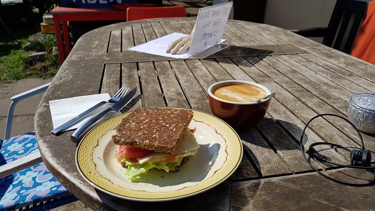 Albis kaffebar og secondhand - 10