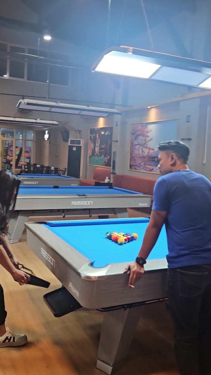 PHOENIX CAFE & BILLIARD MAKASSAR - 2