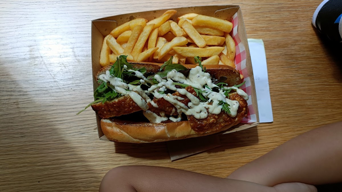 Farm Cove Eatery - 4