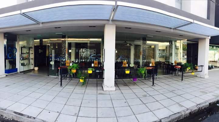 Hola Bar Cafe