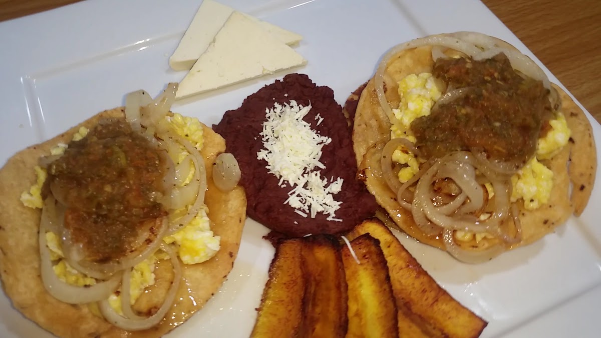 La Estancia Restaurant y Café - 2