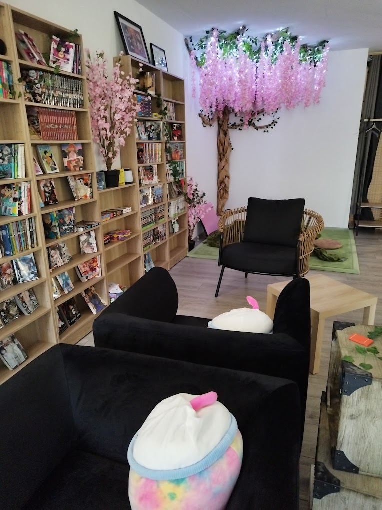 Isekai Himitsu - Librairie Manga , Café et Coworking à Rumilly - 3