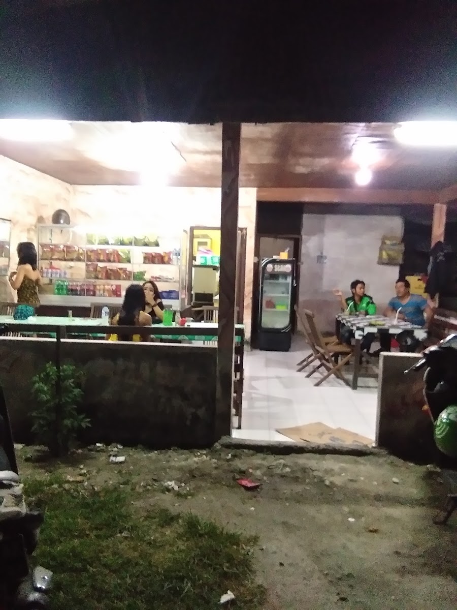 Laris Manis Cafe - 2