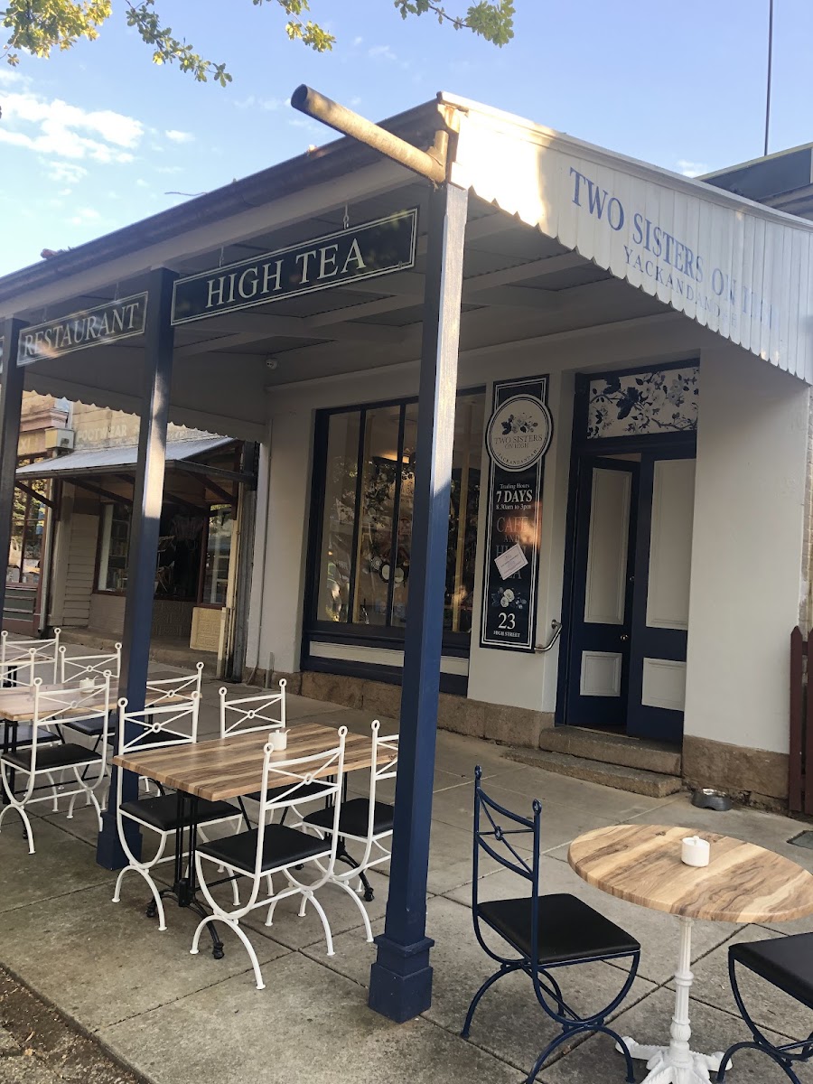 Two Sisters on High Yackandandah