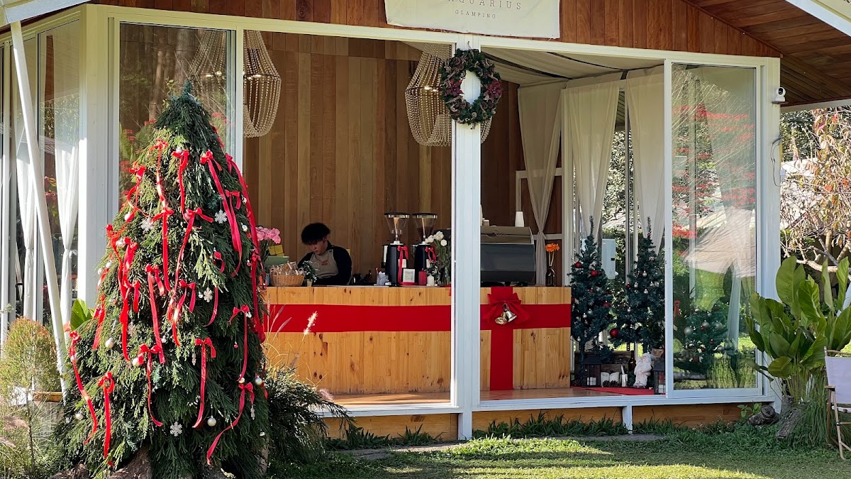 22 Aquarius Glamping Cafe'