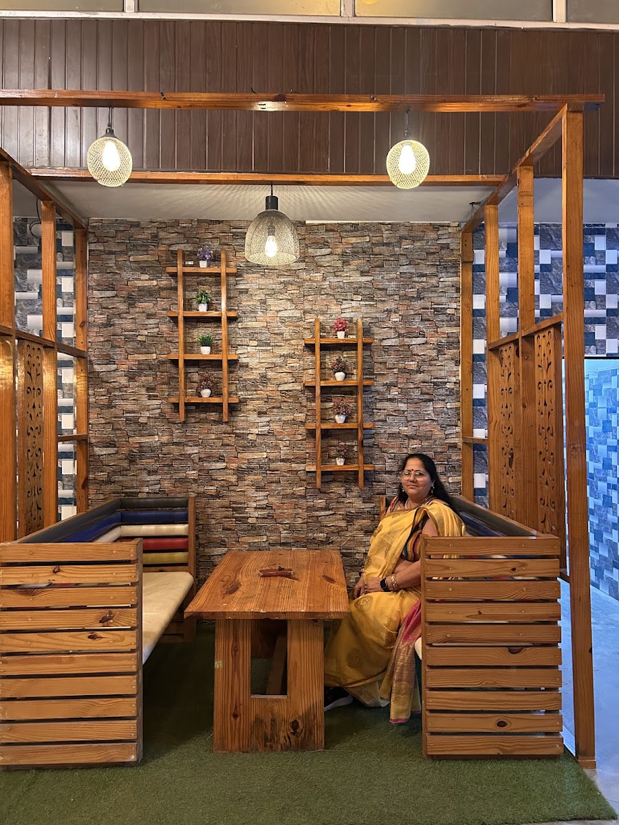 Gumtea Cafe & Banquet