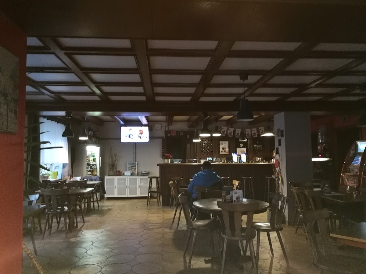 Café um Stamminee - Ribeiro Antonio