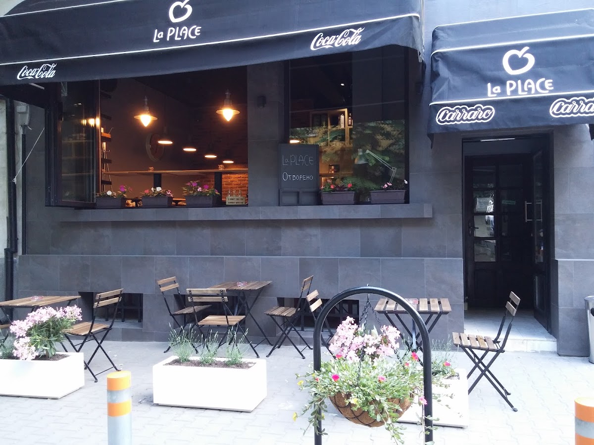 Cafe 'LA PLACE'