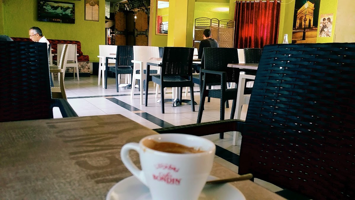 Café Champs- Elysee