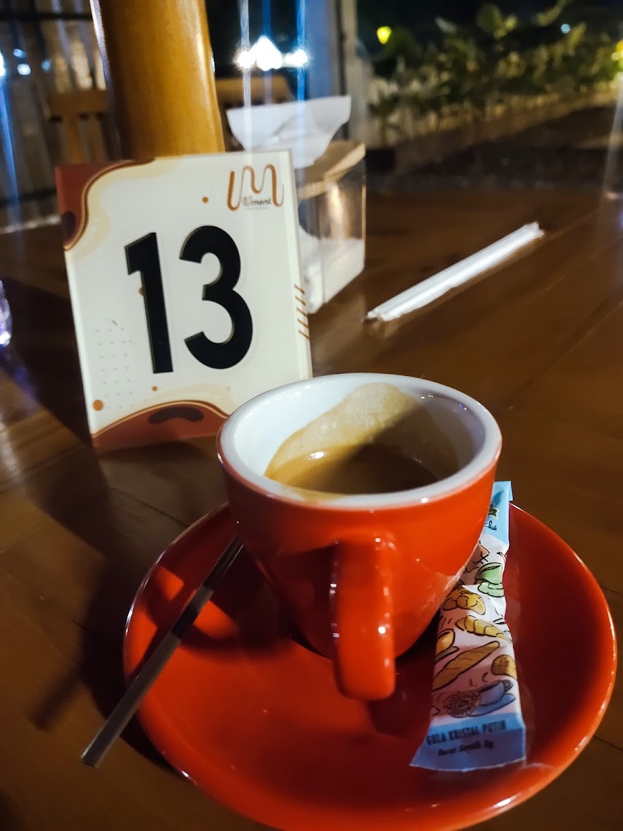 Moment Coffe & Eatery - 10