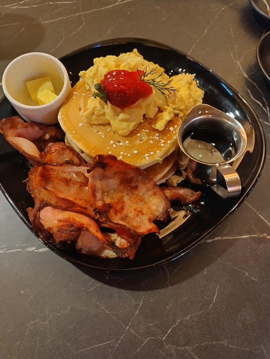 Desert Cave Cafe - 3