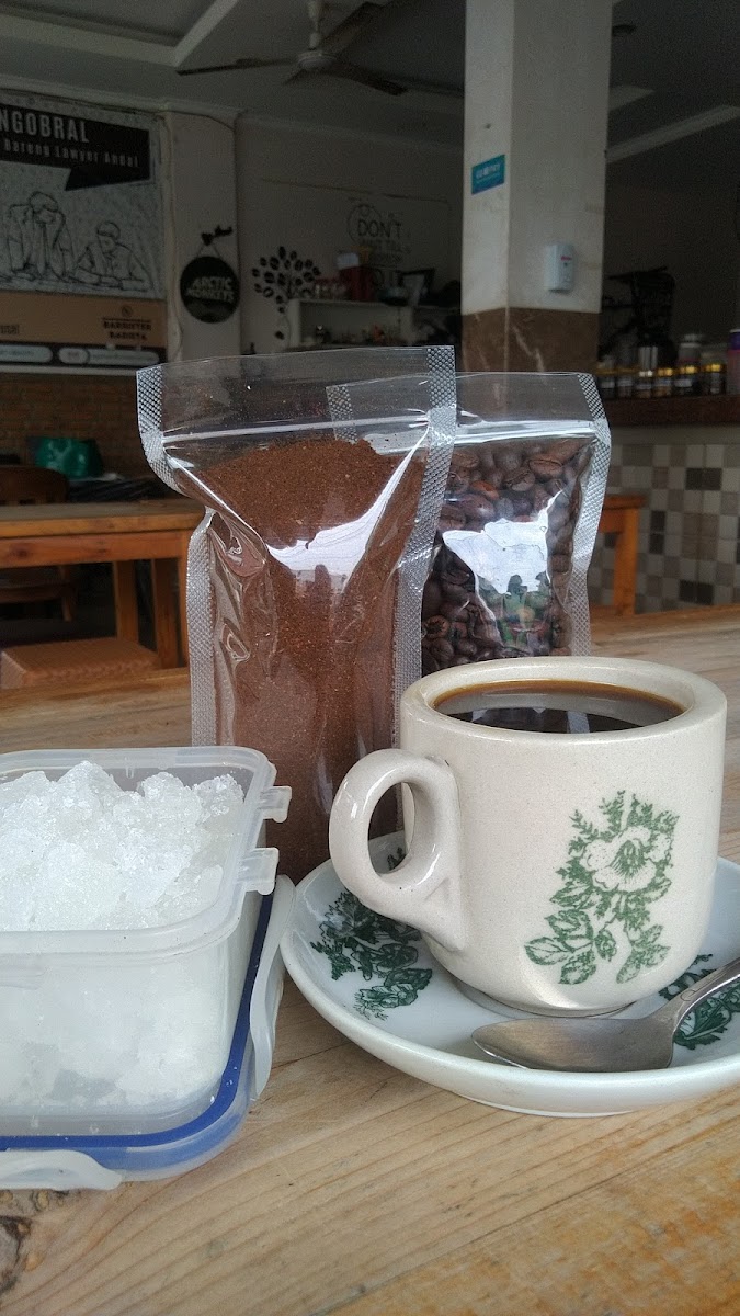 Barrister & Barista Cafe - 5