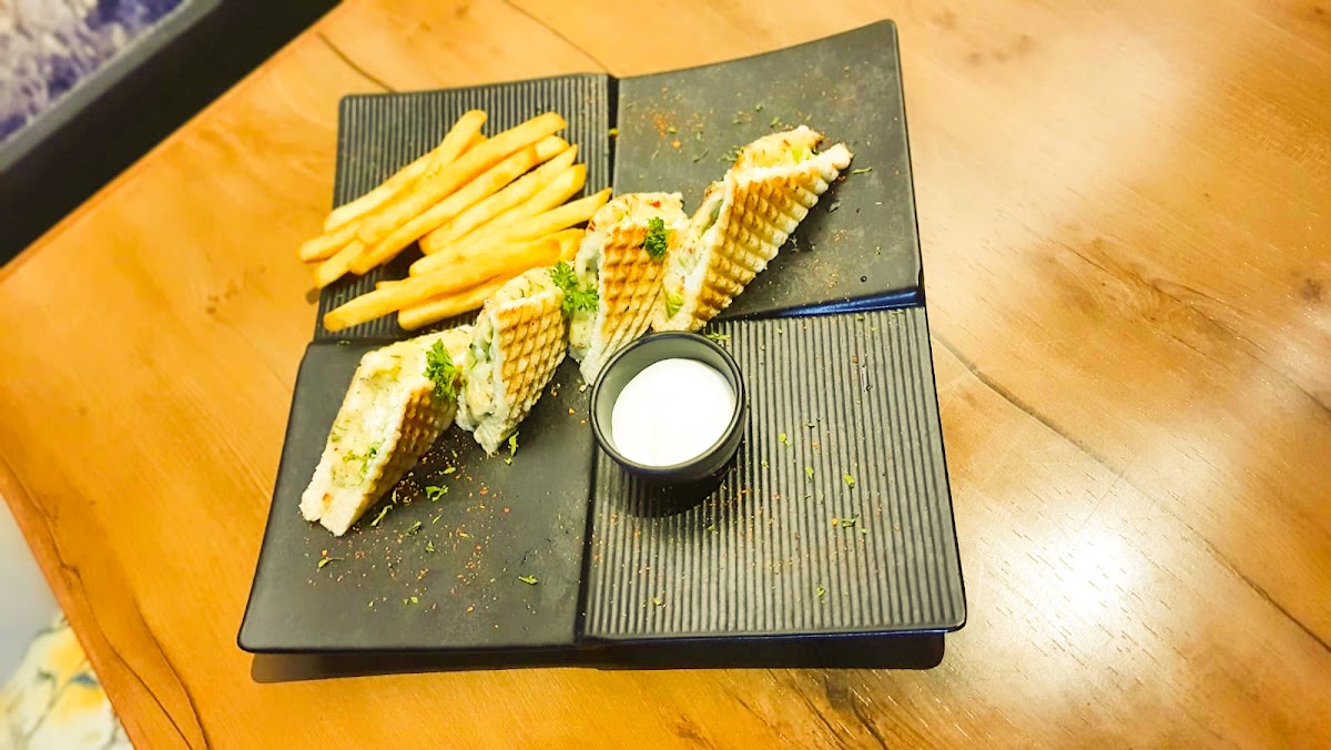 The lil Paris Cafe - 9