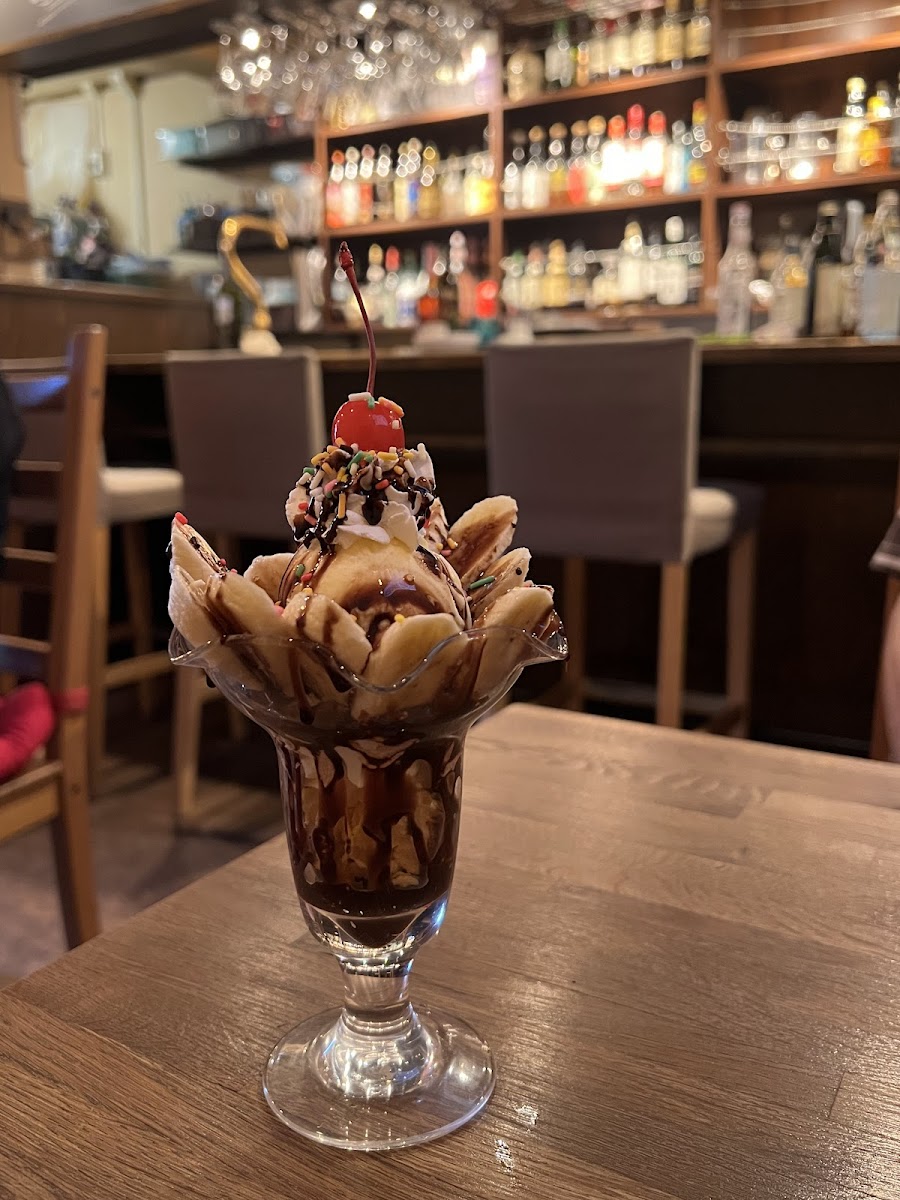 Dining Cafe Weather Report - 4