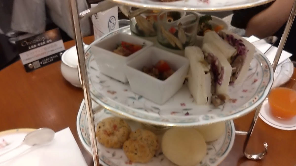 The Lobby Lounge/JR Tower Hotel Nikko Sapporo 1F - 2