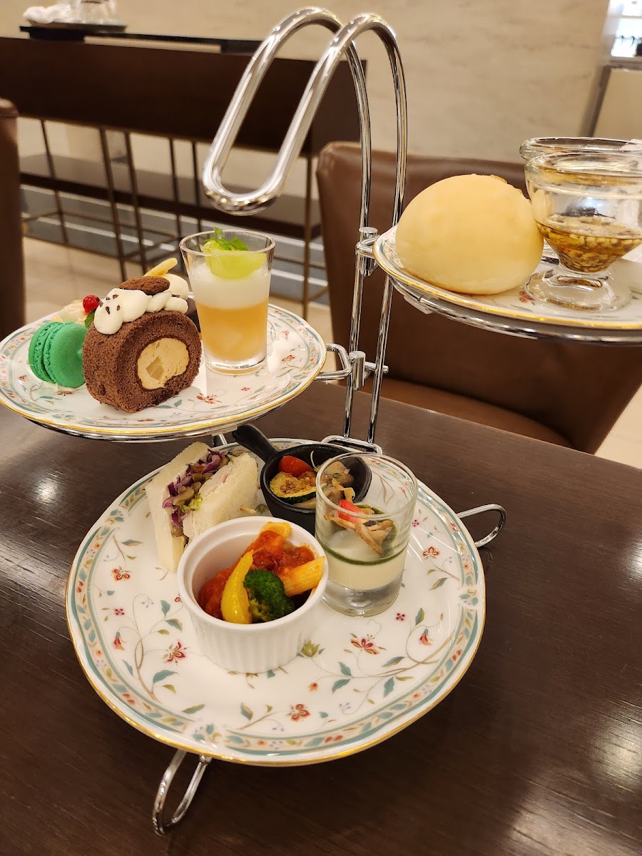 The Lobby Lounge/JR Tower Hotel Nikko Sapporo 1F - 6