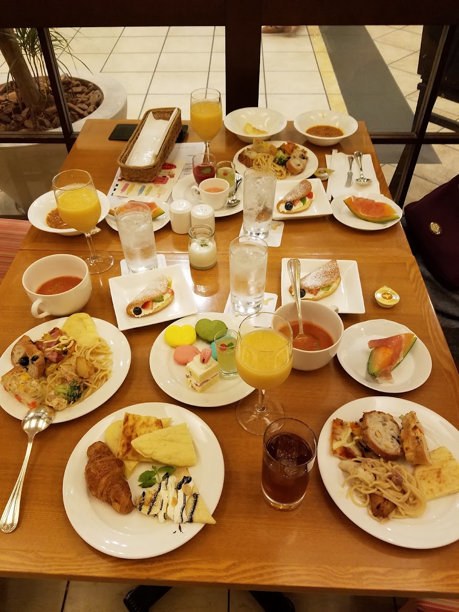 The Lobby Lounge/JR Tower Hotel Nikko Sapporo 1F - 8