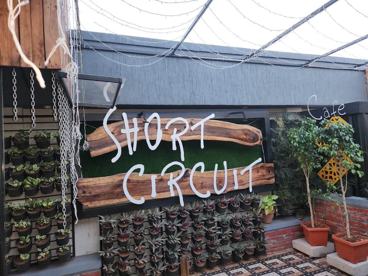 Short Circuit Cafè