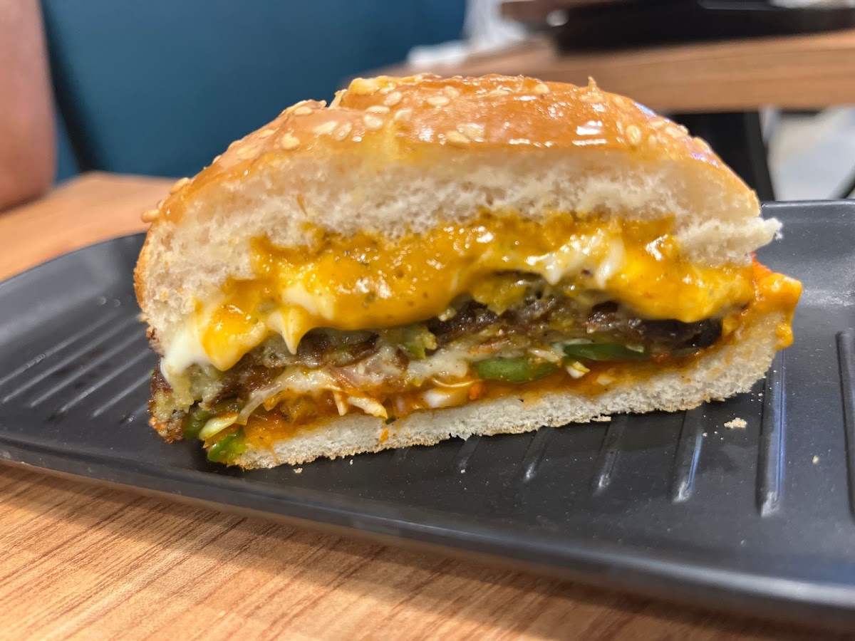 Voila Retro Cafe - 6