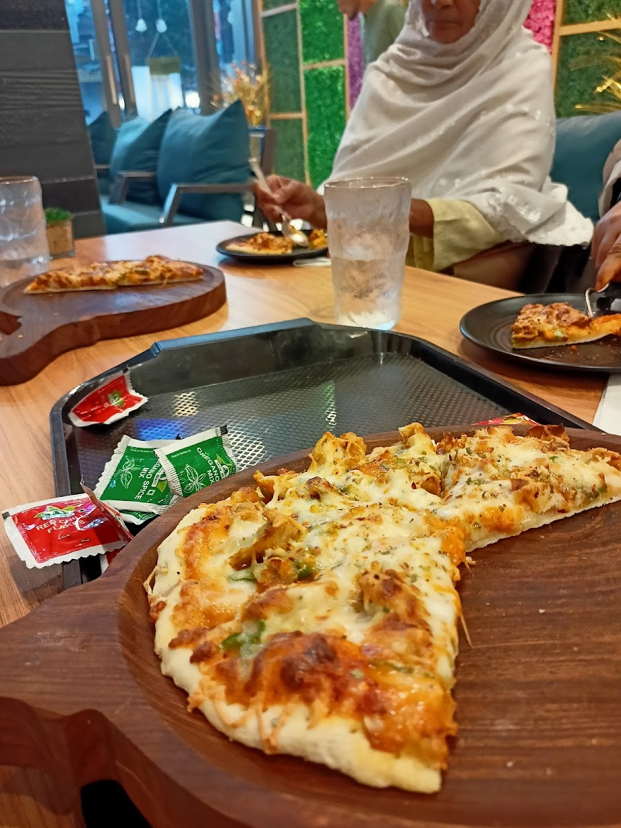 Voila Retro Cafe - 7