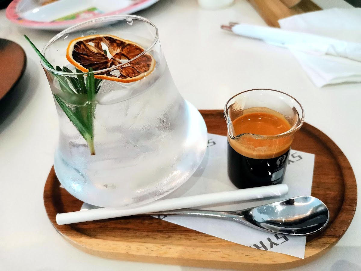 Five Years Old Cafe - 4