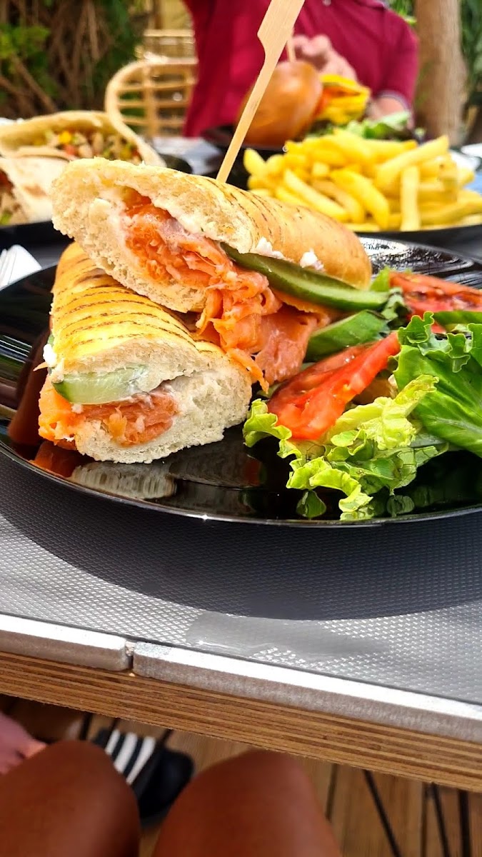 Mango Café & Bar - 9