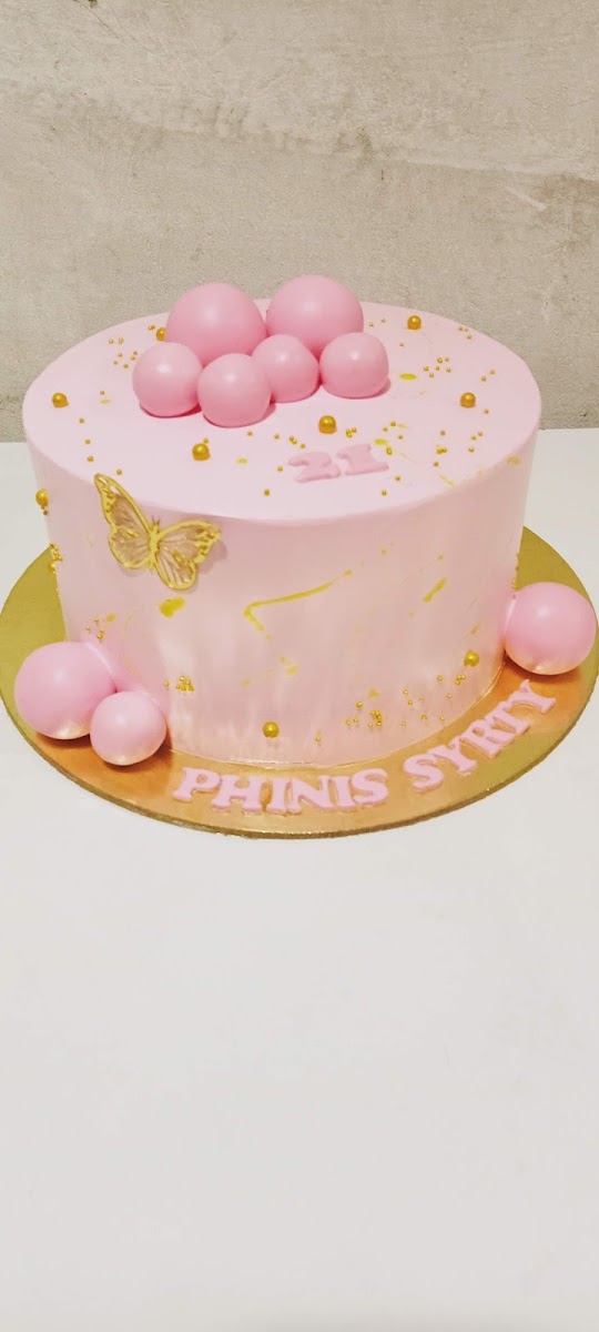 WAMAIA Cafe & Confectionery - 10