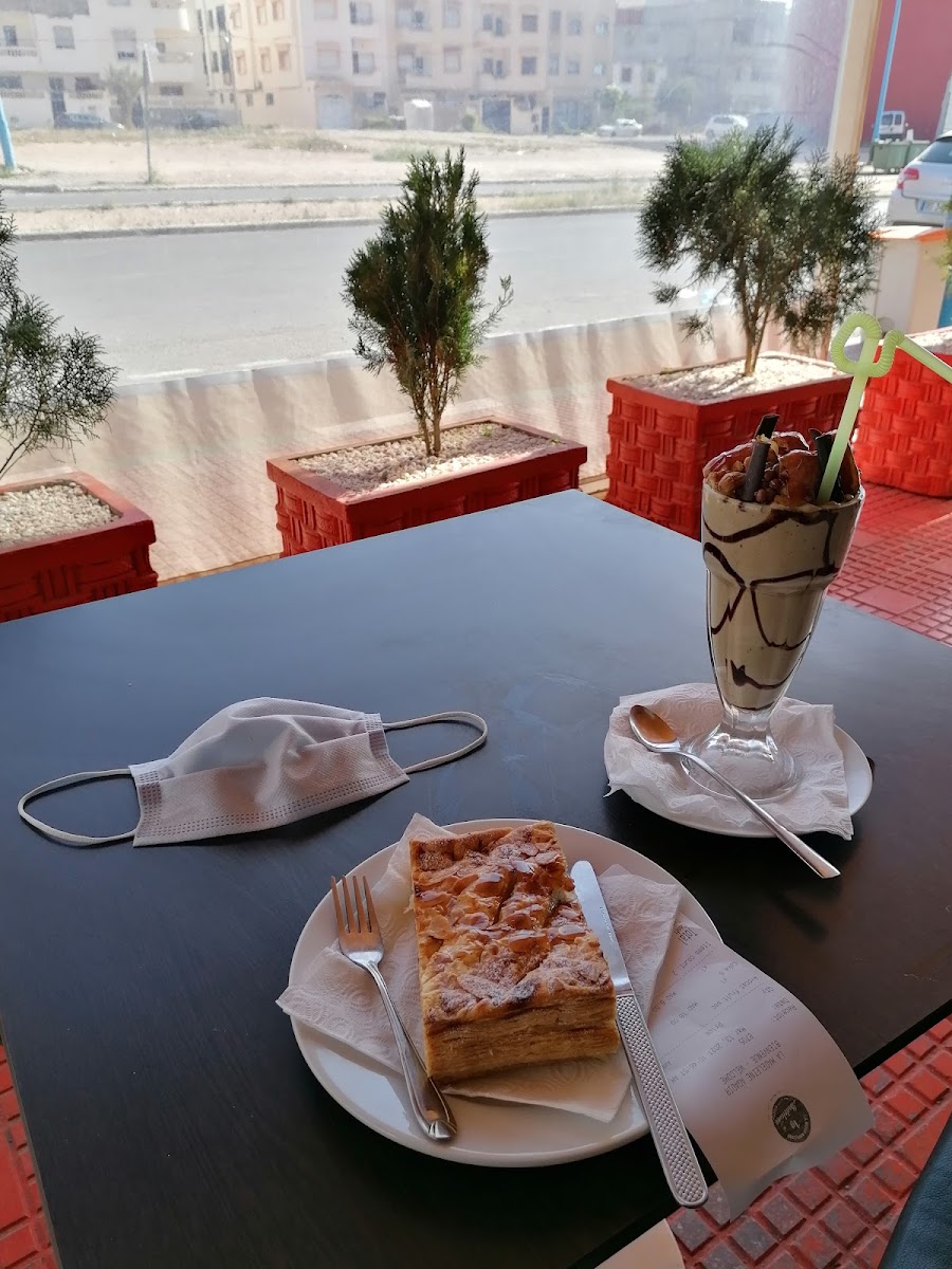 Café & Pâtisserie Lamadeleine - 2