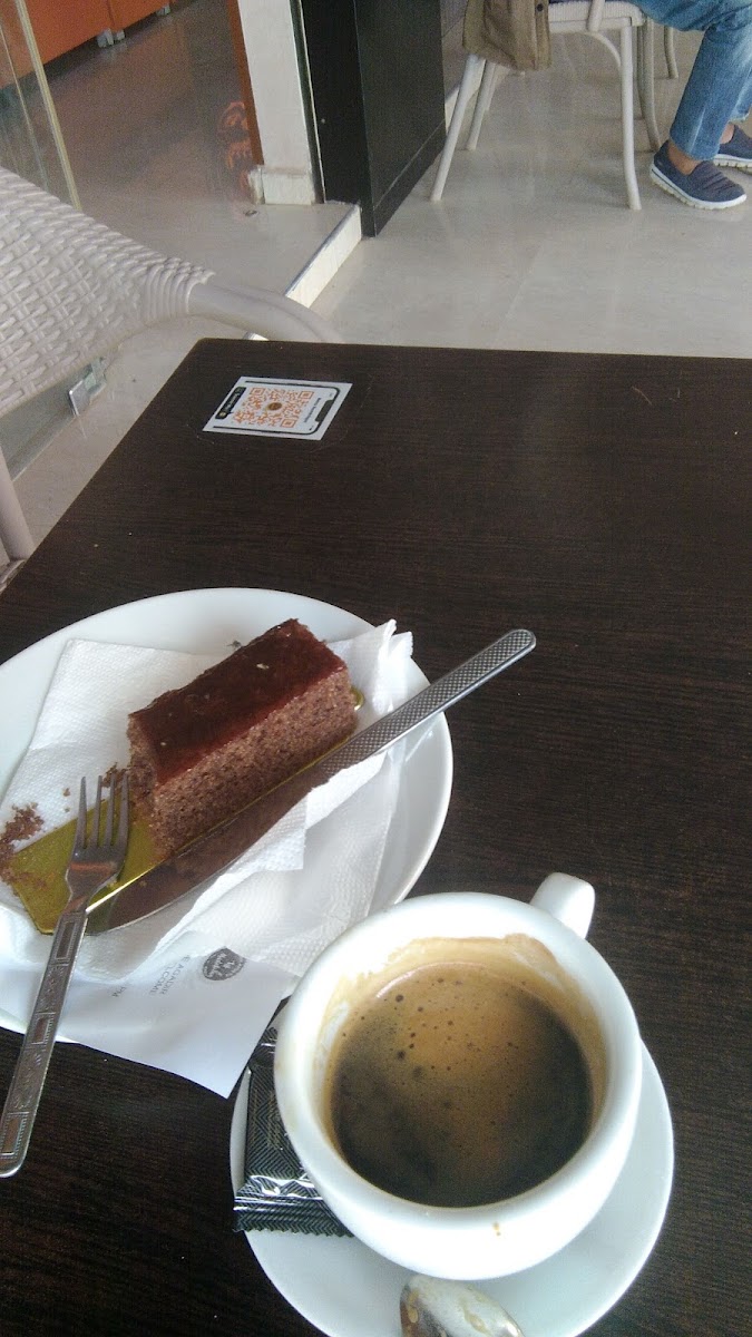 Café & Pâtisserie Lamadeleine - 5