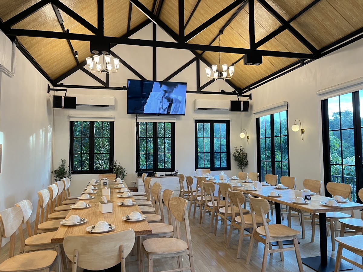 Riverside White House Restaurant & Cafe