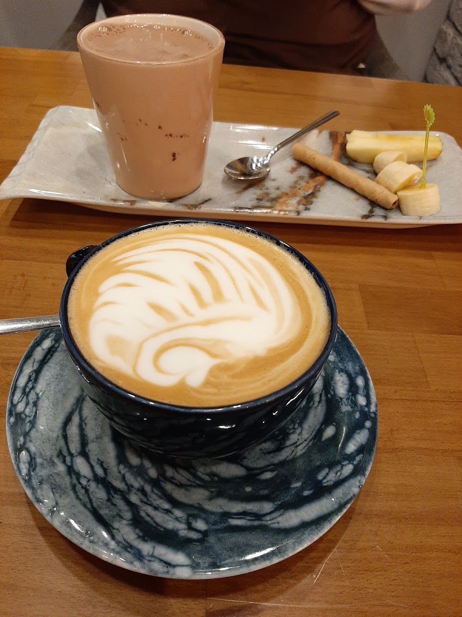 Cartoon Art Cafe - 5