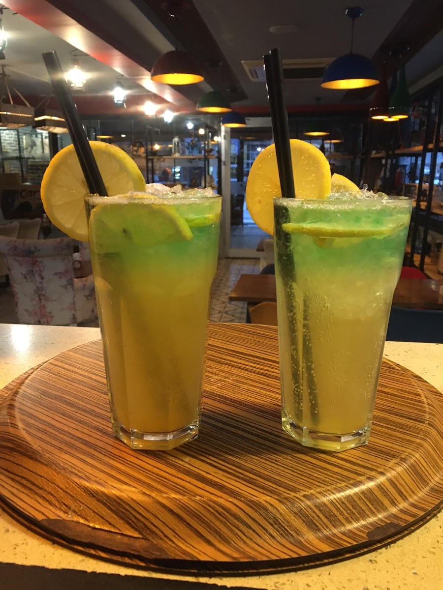 Cartoon Art Cafe - 7