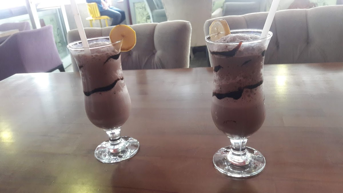 Cartoon Art Cafe - 8