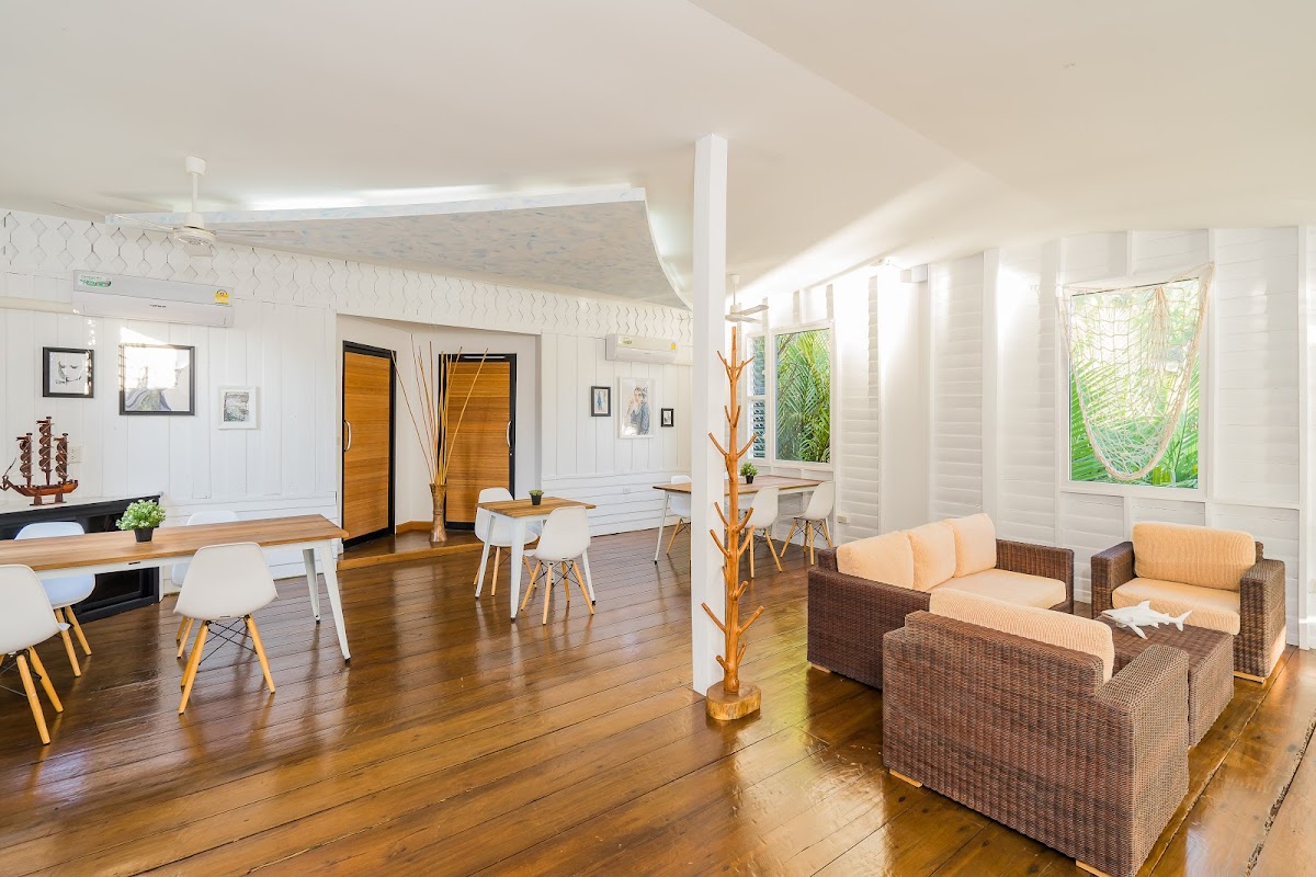 Sailors Lounge Cafe Koh Chang