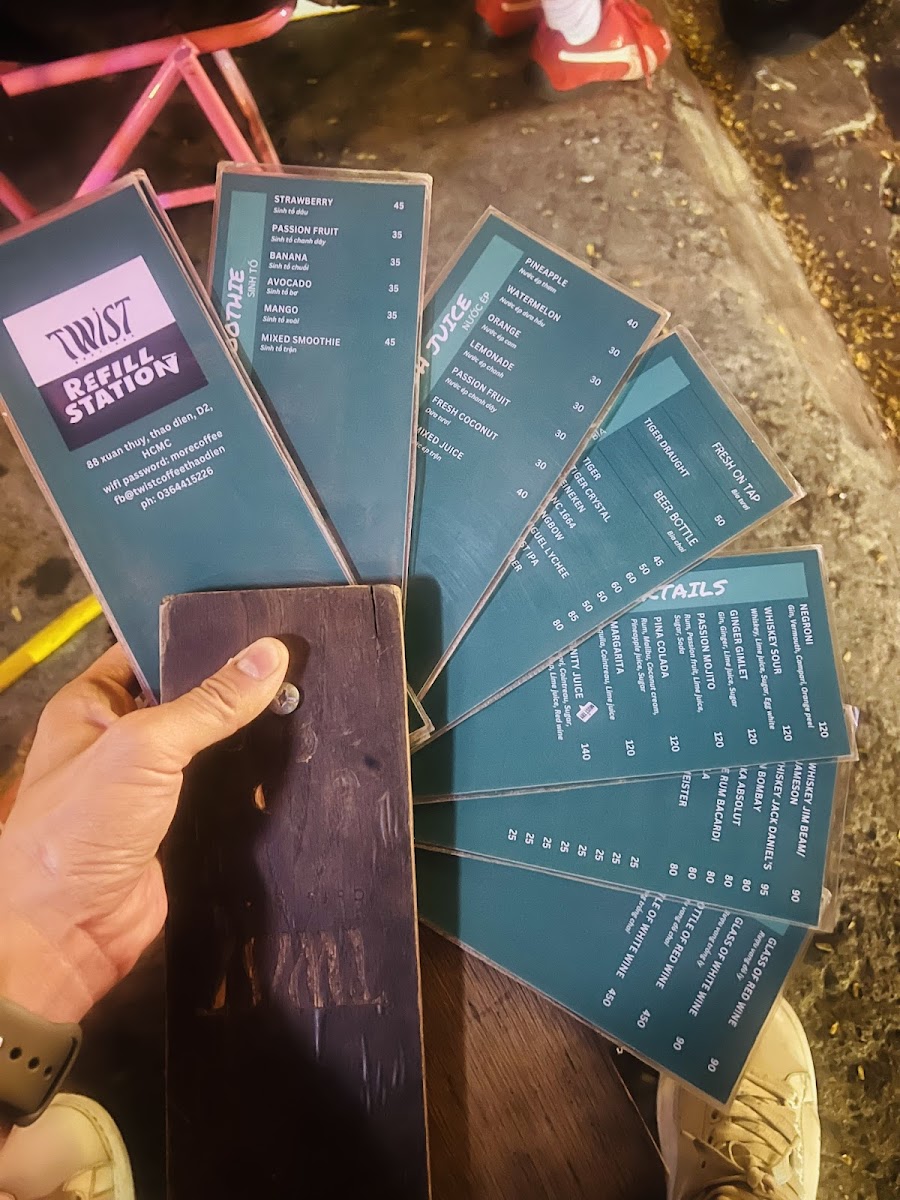 Twist Cafe & Bar - 1