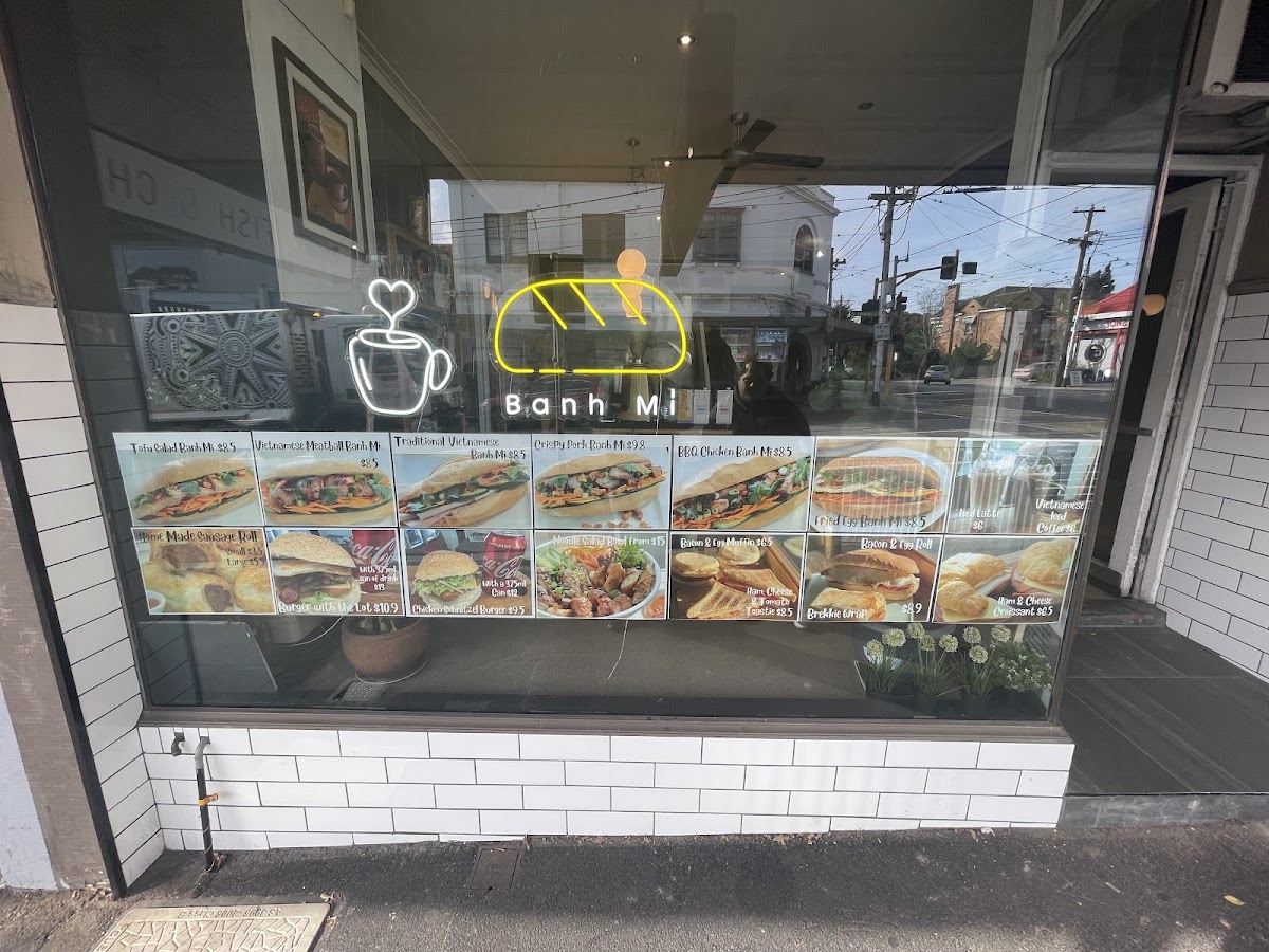 Michelle's Rolls & Coffee - 6