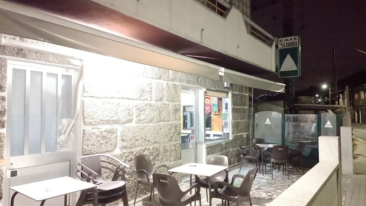 Café •Nelo Ramboia•