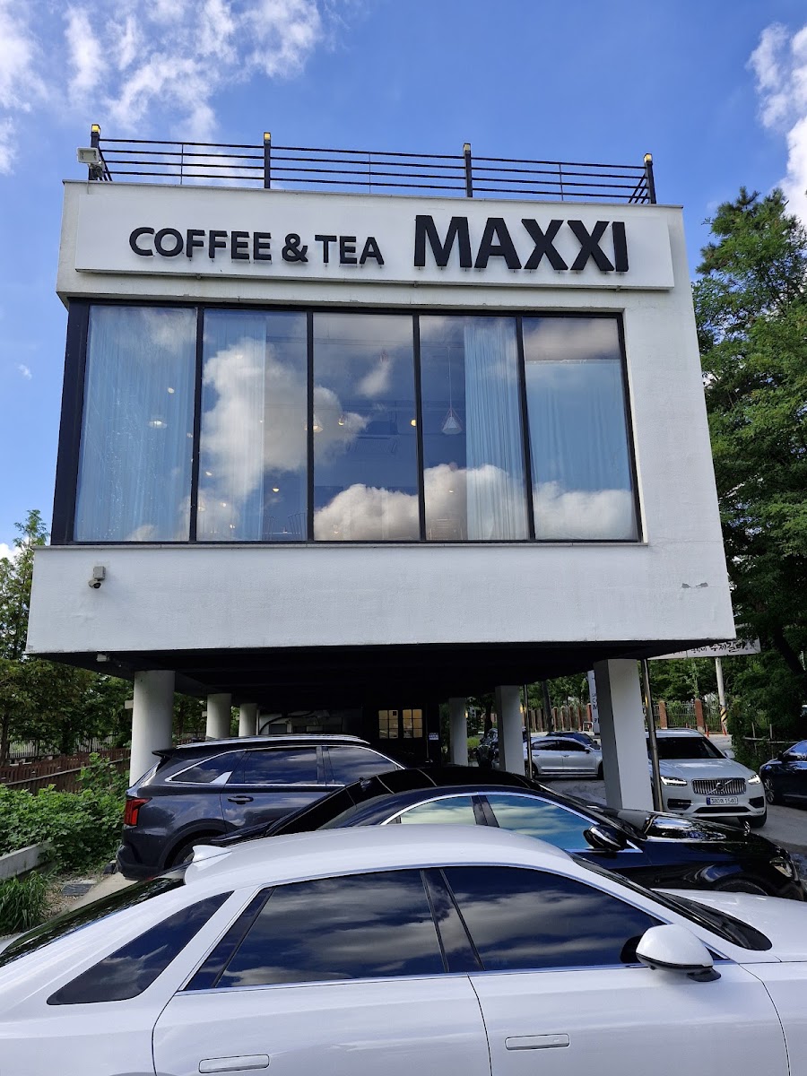 Coffee & Tea Maxxi