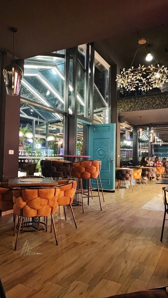 The Charm Lounge & Bar