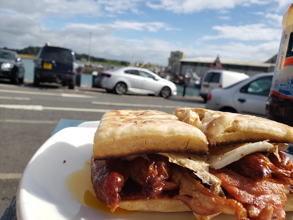 Sea Gems Cafe and Watersedge Gift Shop And Ice Cream Parlour