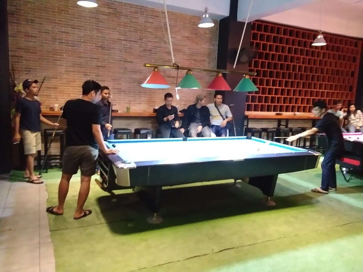 The Zon Cafe And Pool