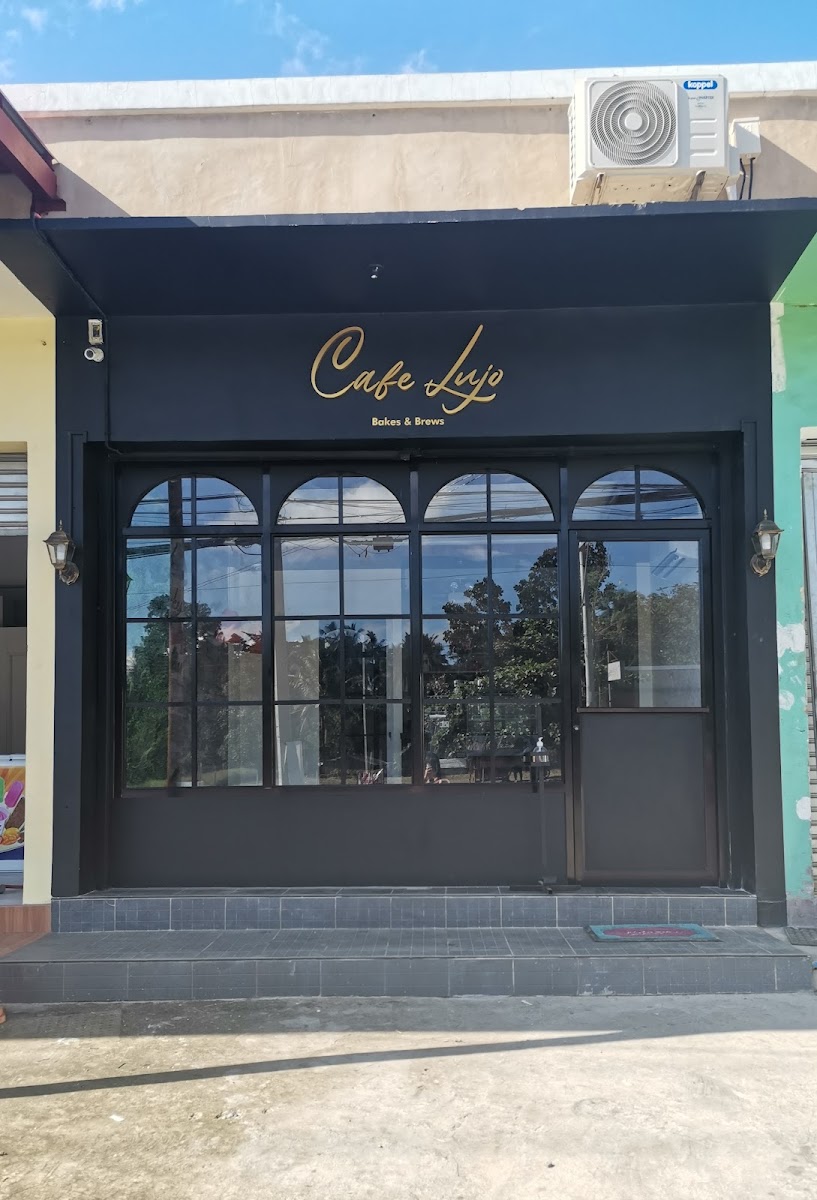 Cafe Lujo Bakes and Brews