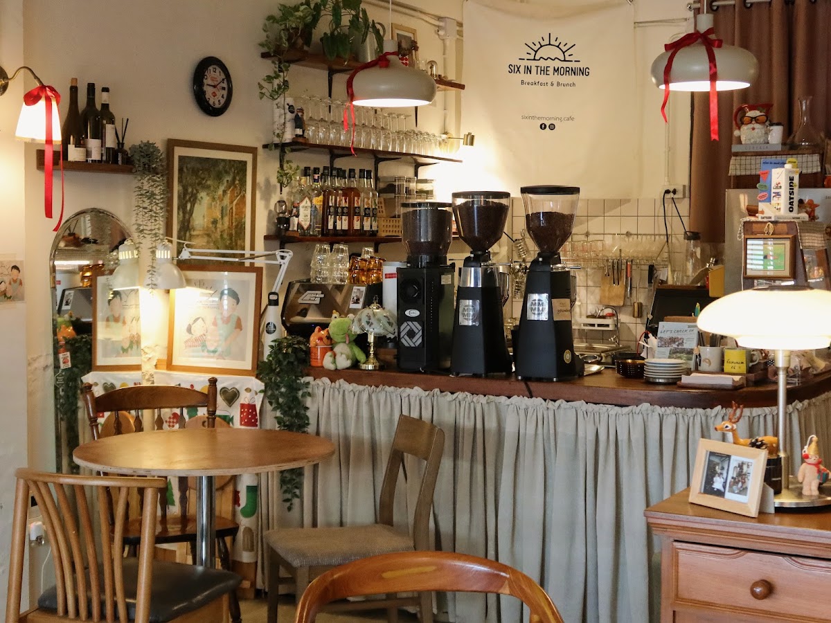 Sixinthemorning.cafe