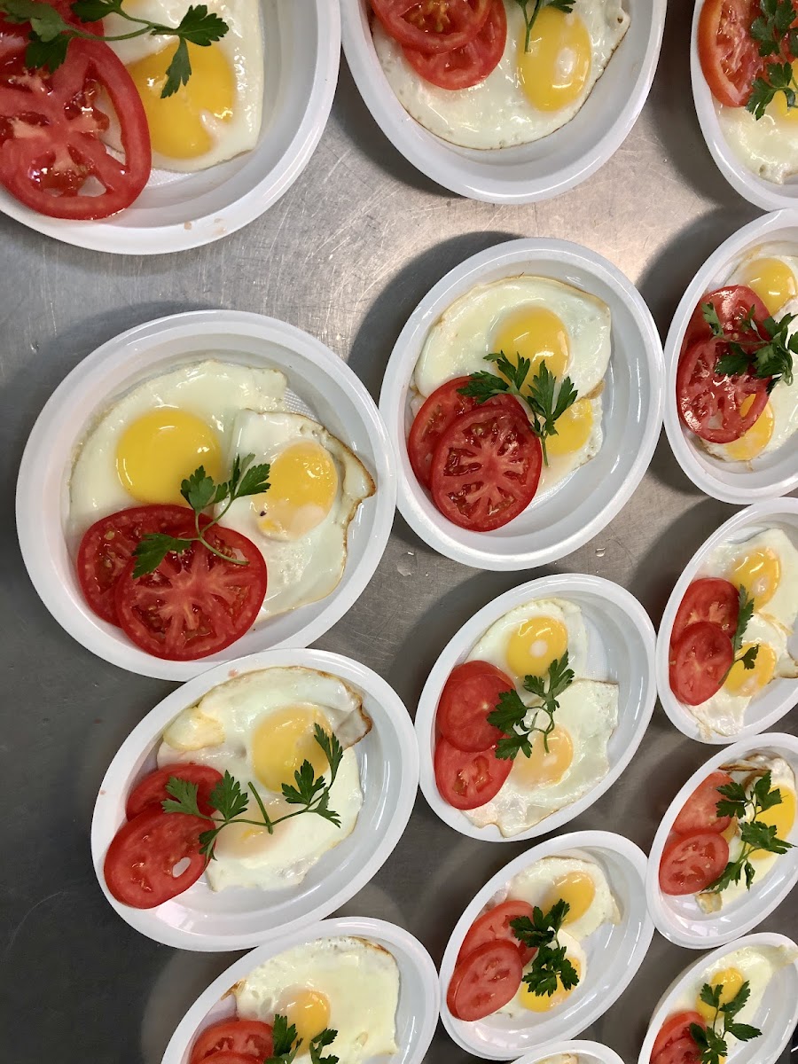 Dining under a tent - 5