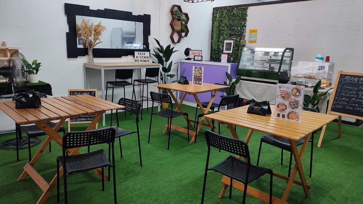 ELL’S KITCHEN DELIGHT