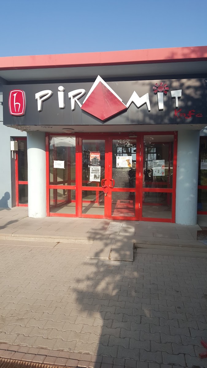 Pyramid Café
